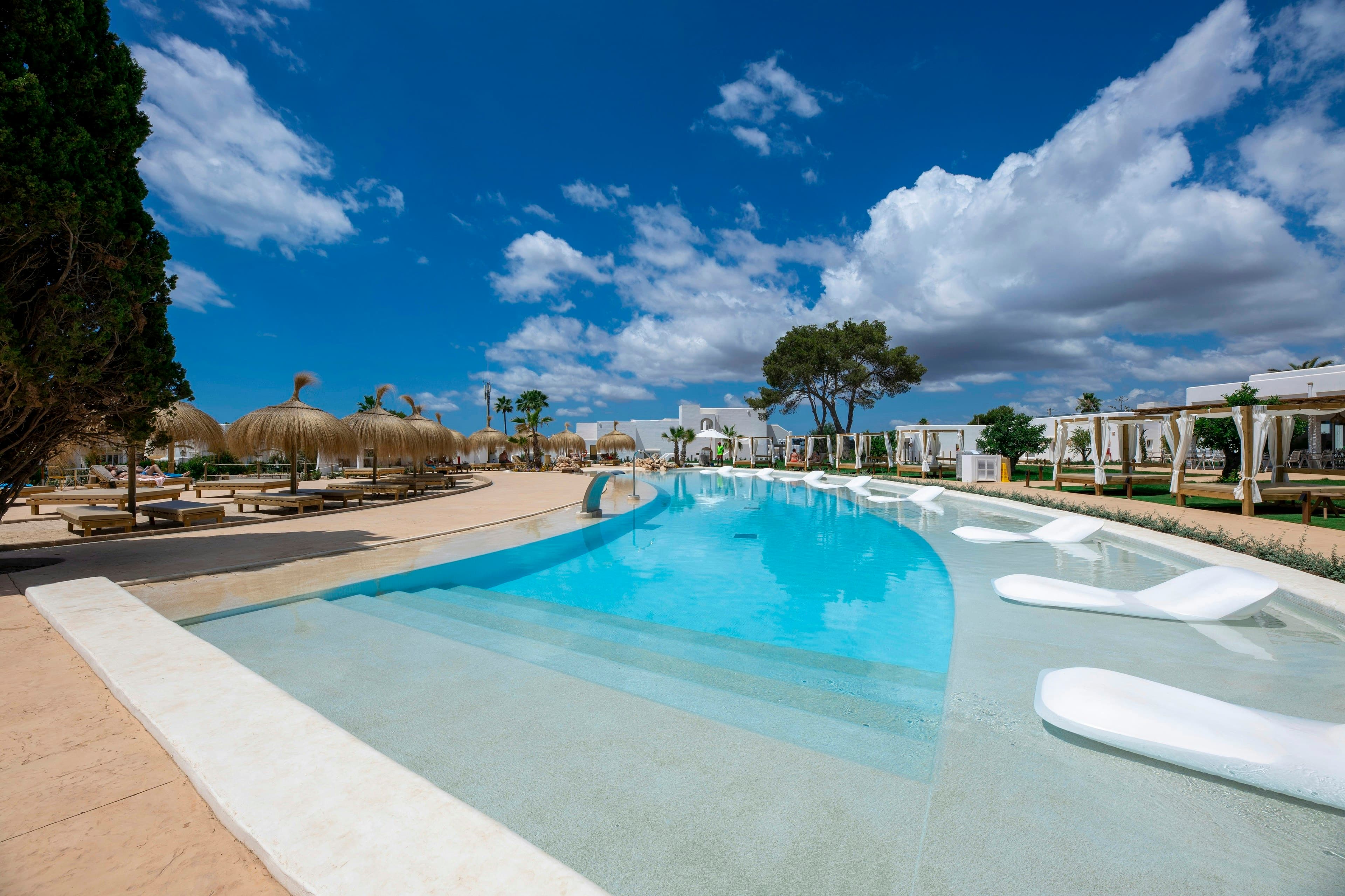 Hotel Eques Petit Resort - photo 2