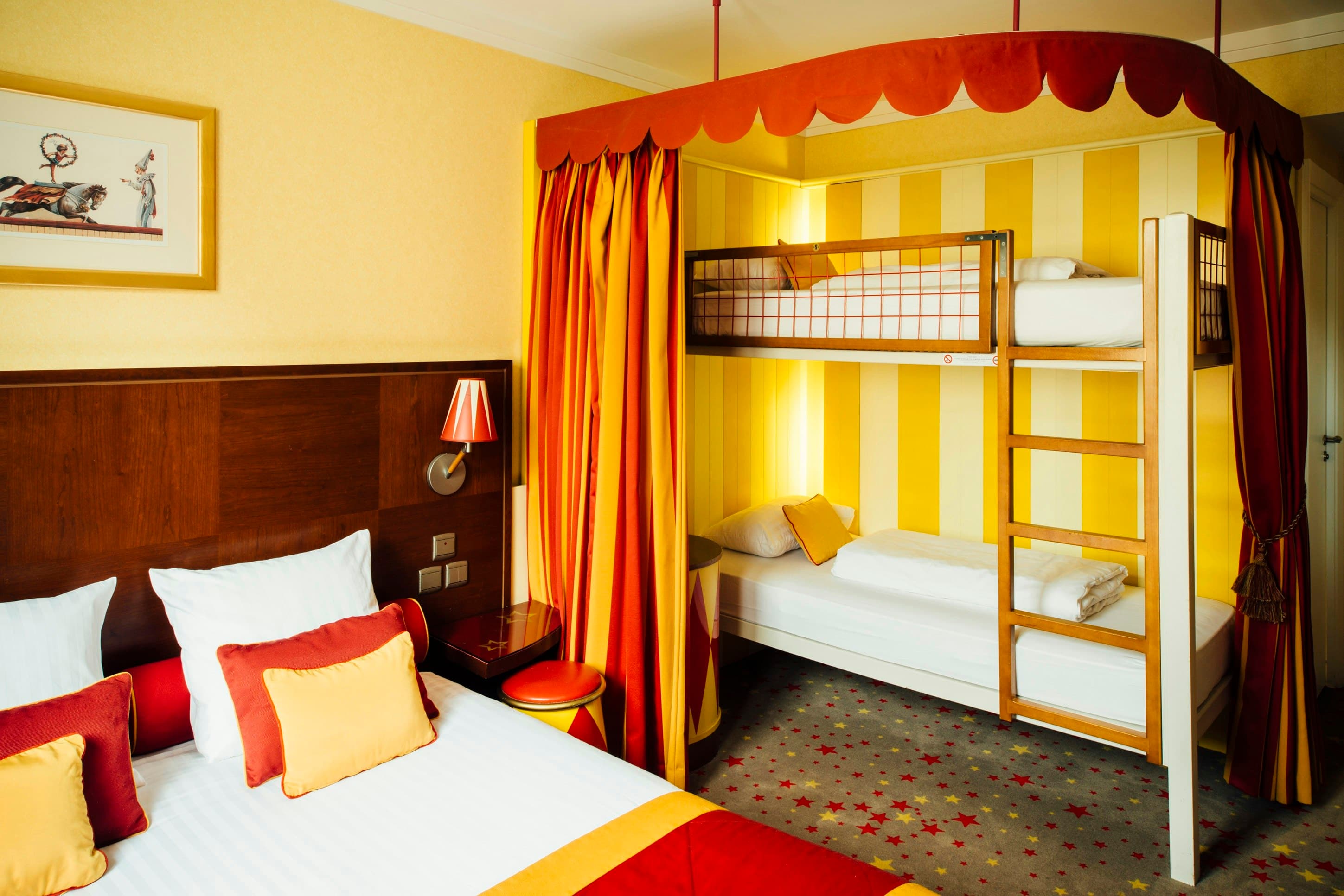 Grand Magic Hotel - photo 2