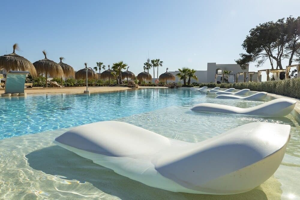 Hotel Eques Petit Resort - photo 3