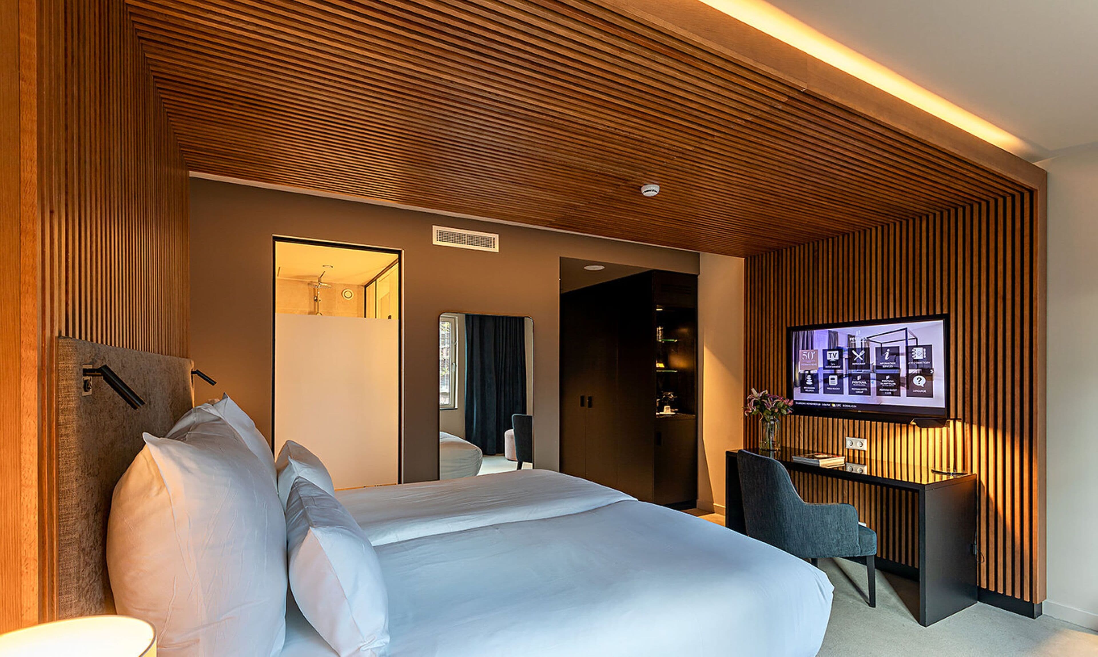 Pestana Amsterdam Riverside - photo 2
