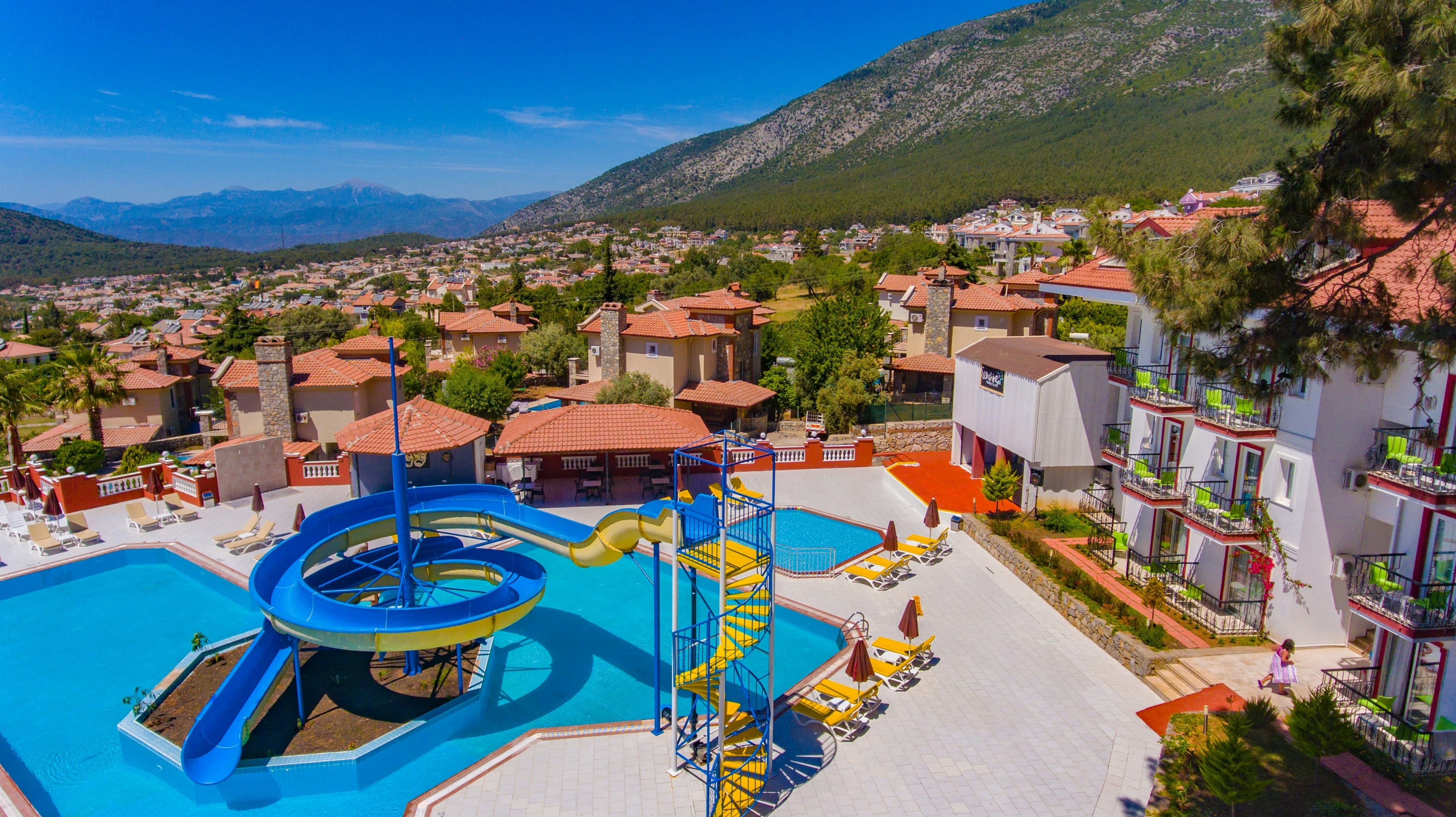 Sunshine Holiday Resort