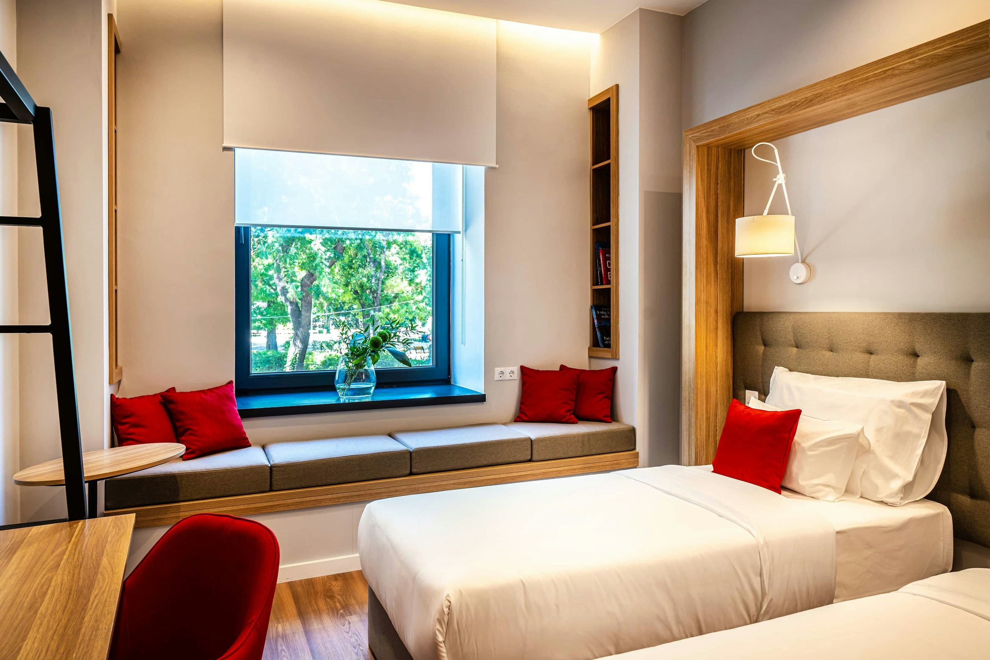 Up Hotel Budapest - photo 2