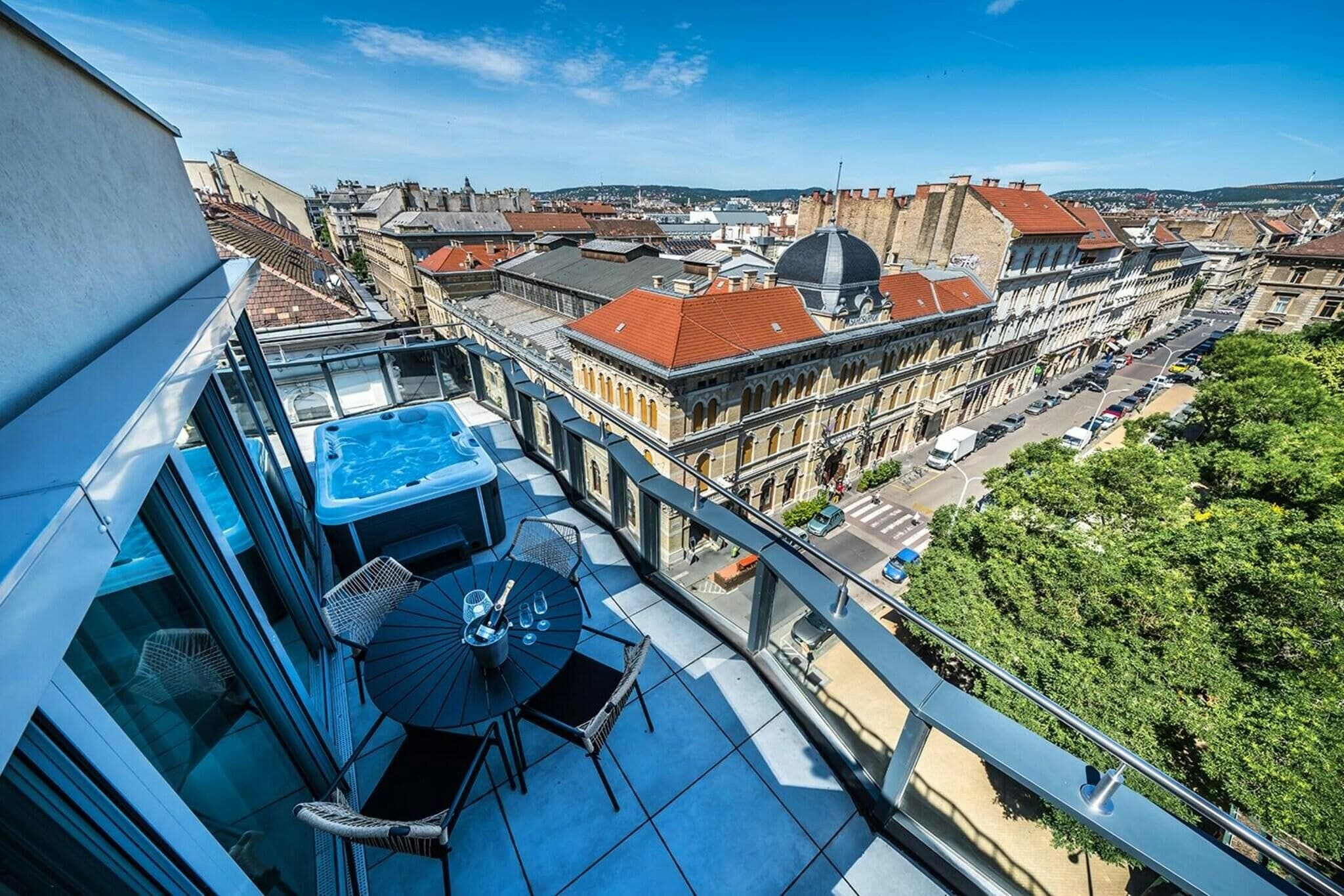 Up Hotel Budapest - main photo