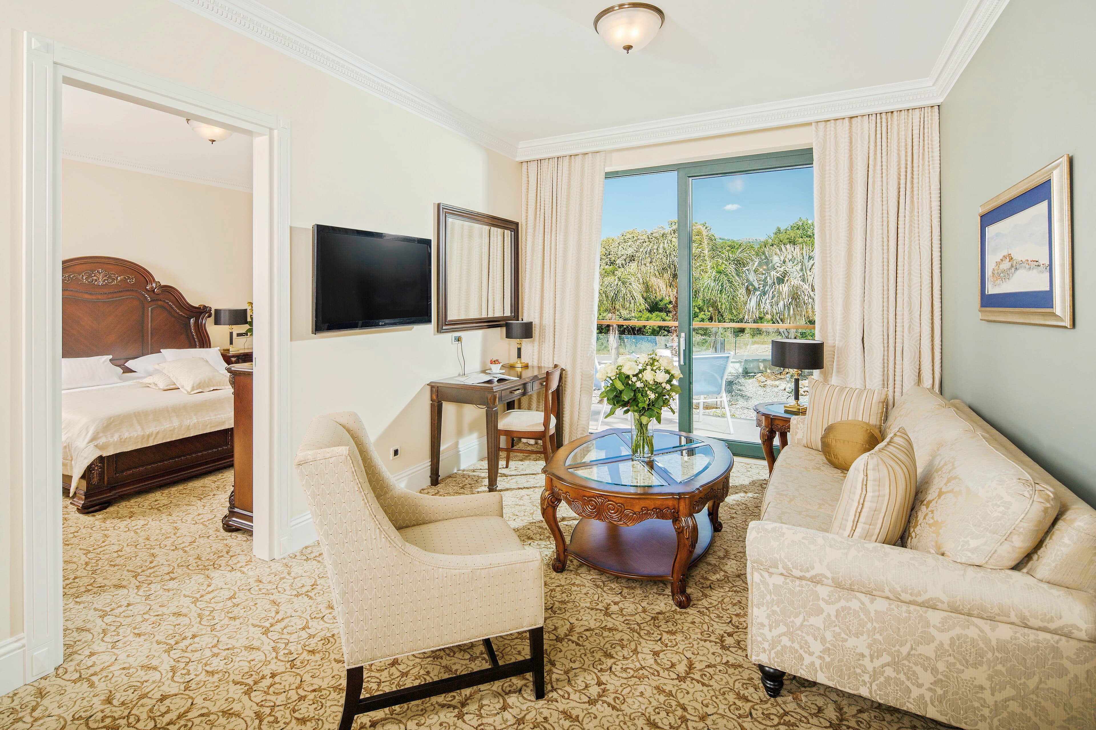 Royal Princess Hotel - photo 2
