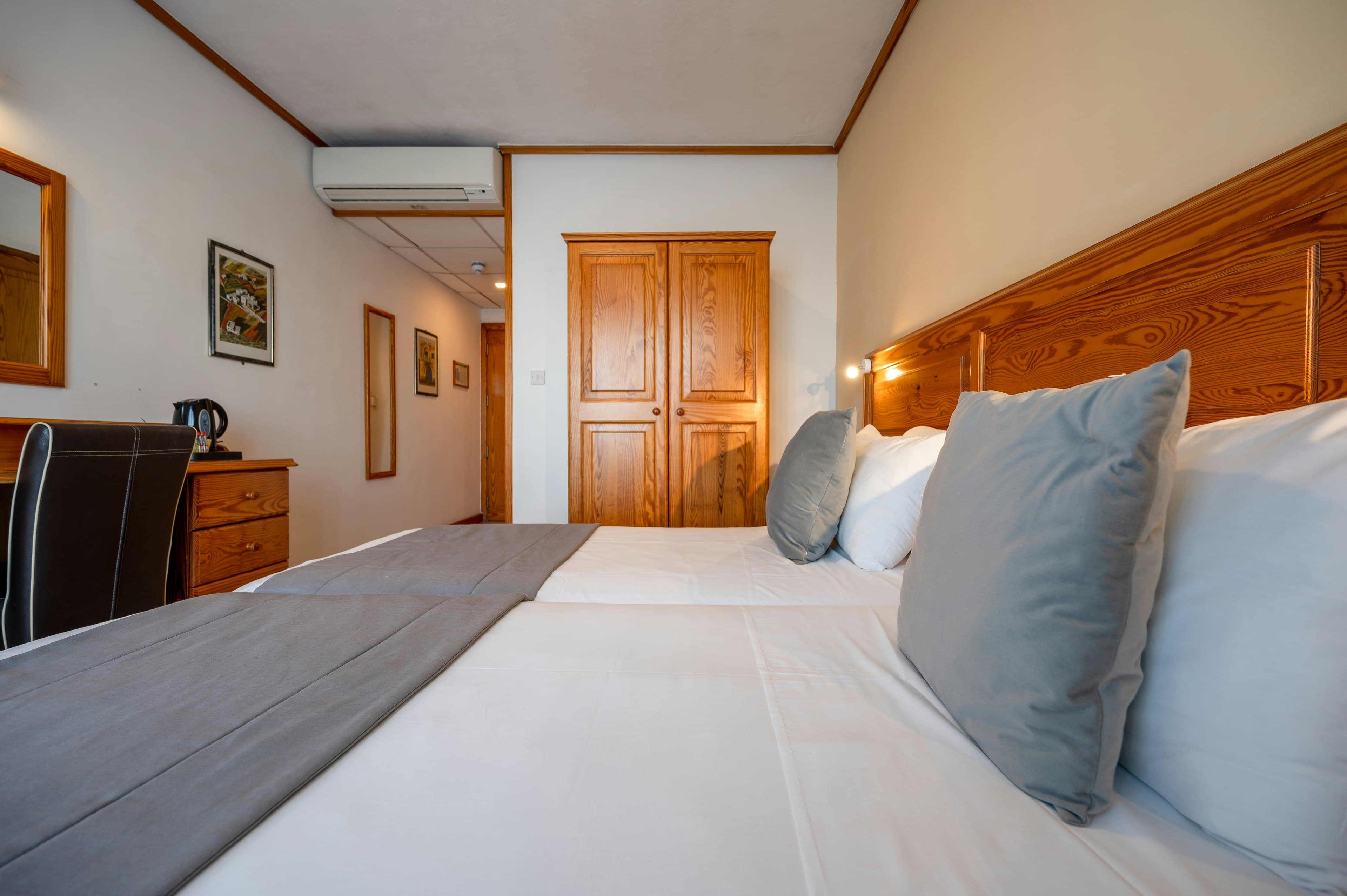 Gillieru Harbour Hotel - photo 2