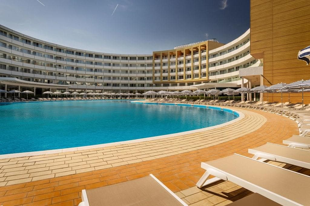 Sunny Beach Getaway