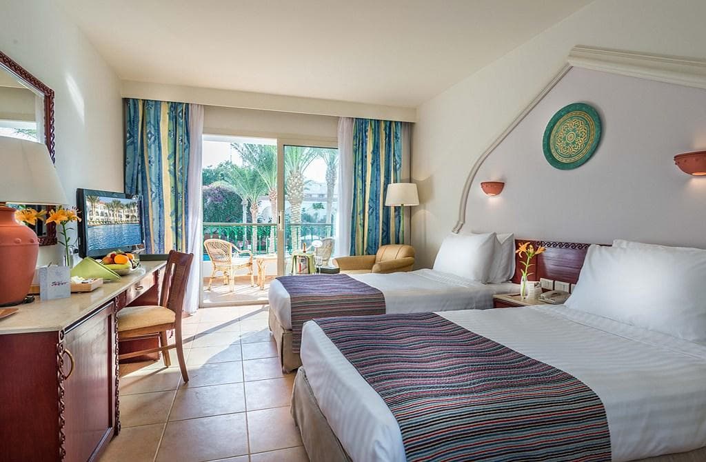 Baron Palms Resort - photo 2