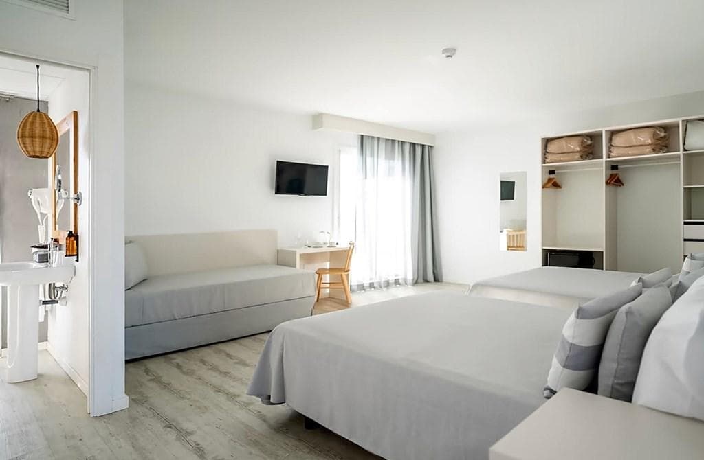 Pineda de Mar, Fergus Club - photo 2