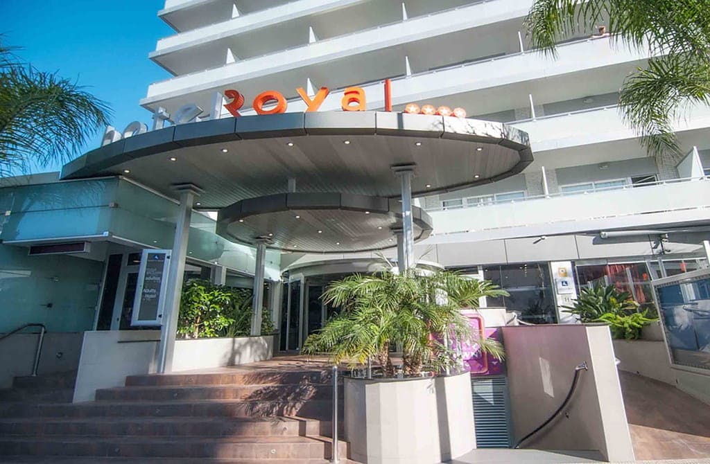 Modern adults-only hotel - photo 3