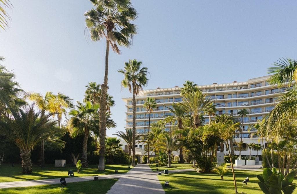 Luxury Beach Resort - photo 2