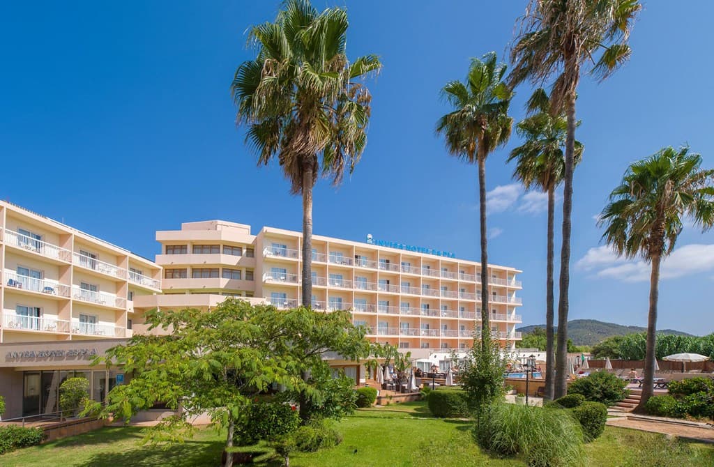 Invisa Es Pla Hotel - photo 3