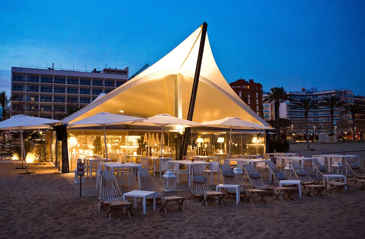 Beachfront Hotel - photo 3