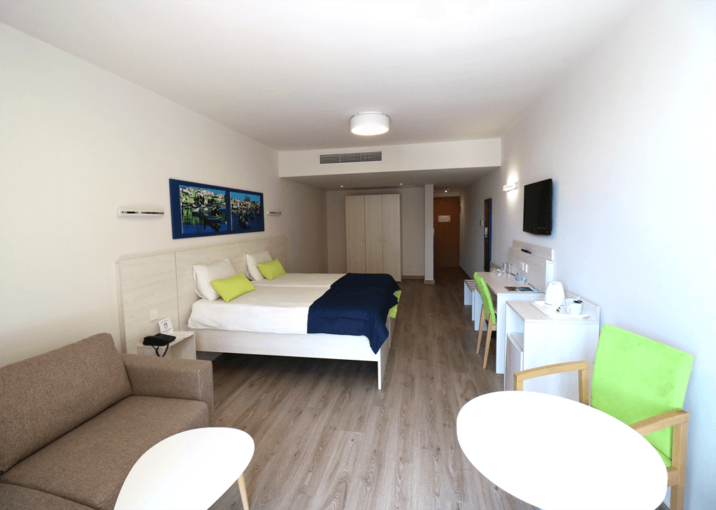 Stay at the Santana Hotel - photo 2