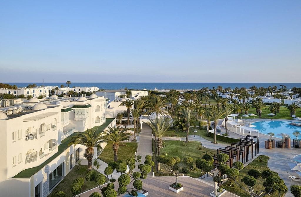 Luxury Family Resort - photo 2
