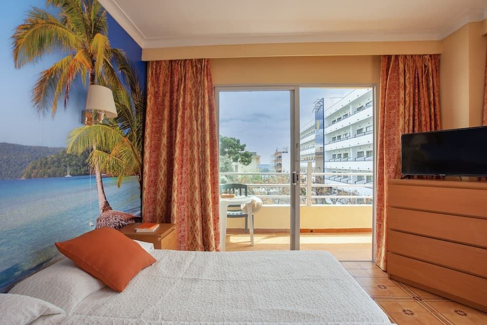 Majorca Beach Getaway - photo 3