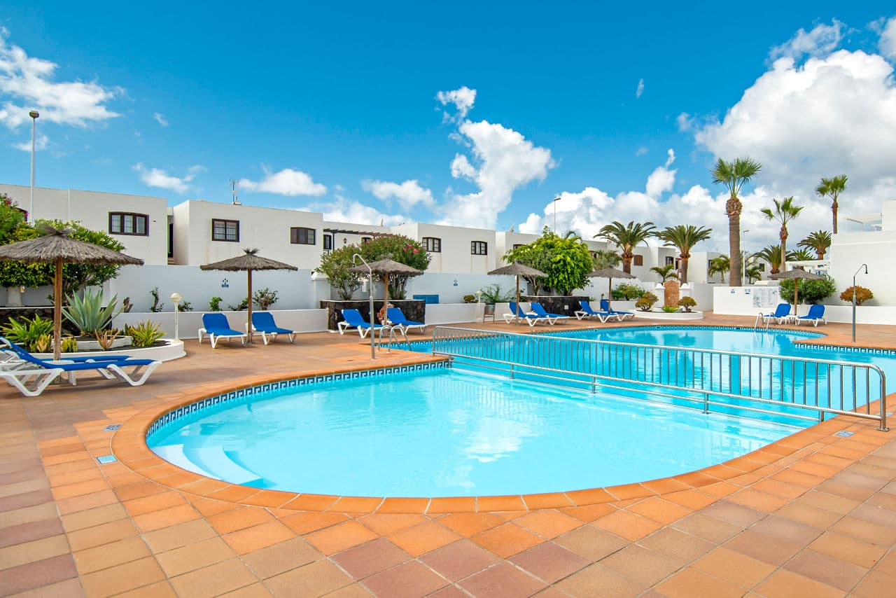LIVVO Apartments Oasis