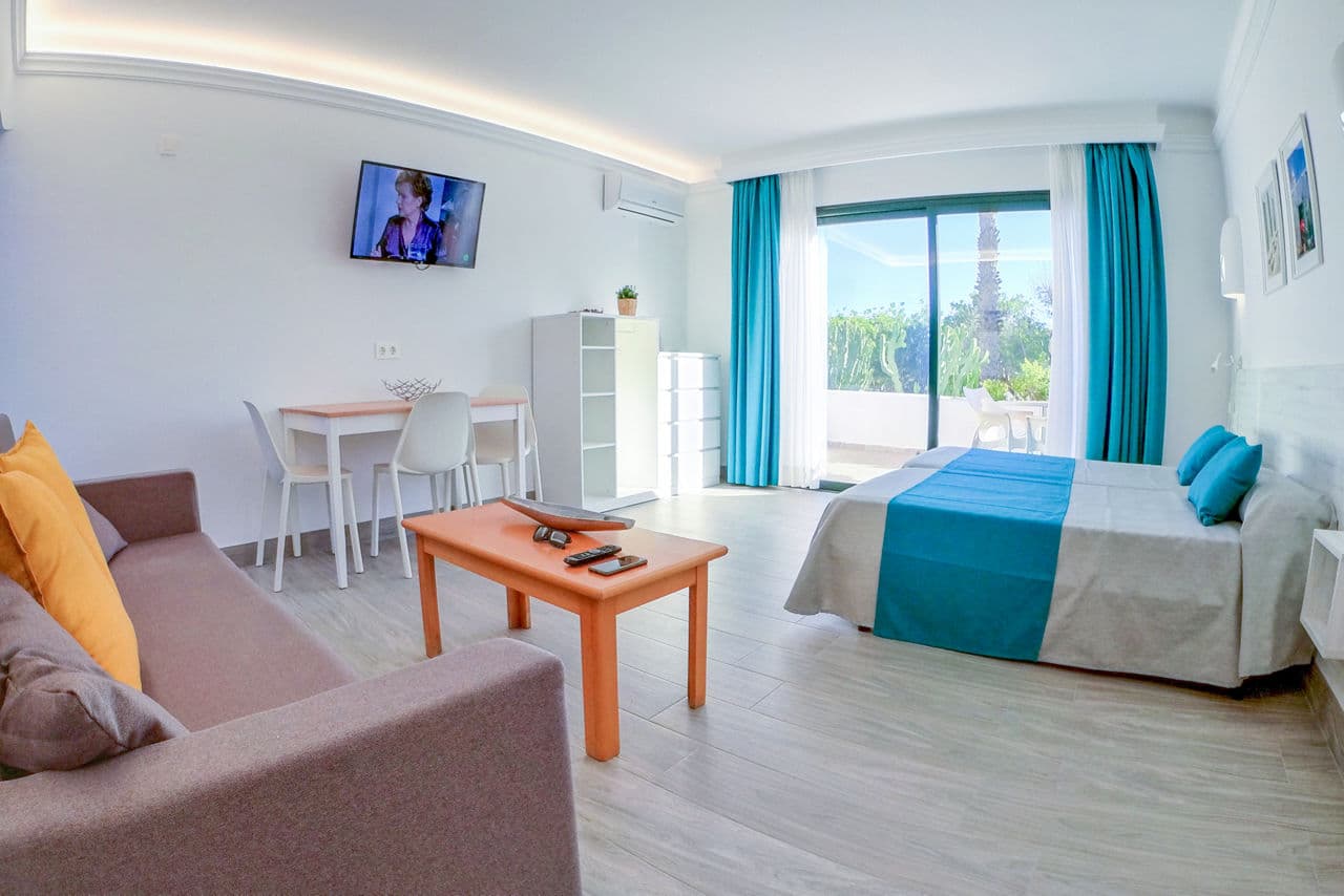 Palmeras Garden Apartments - photo 3