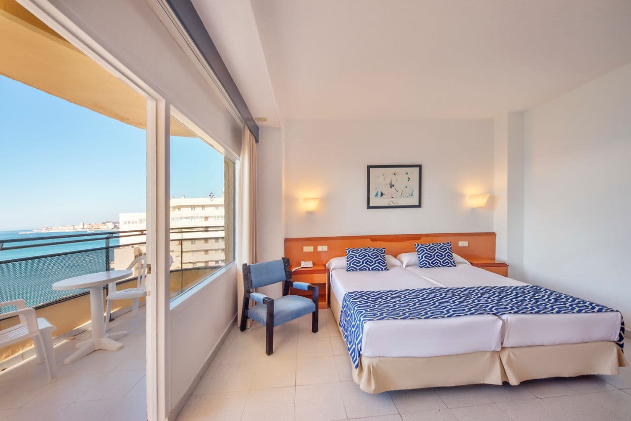 Costa Del Sol Getaway 24th  but cheaper on the 25th - photo 3