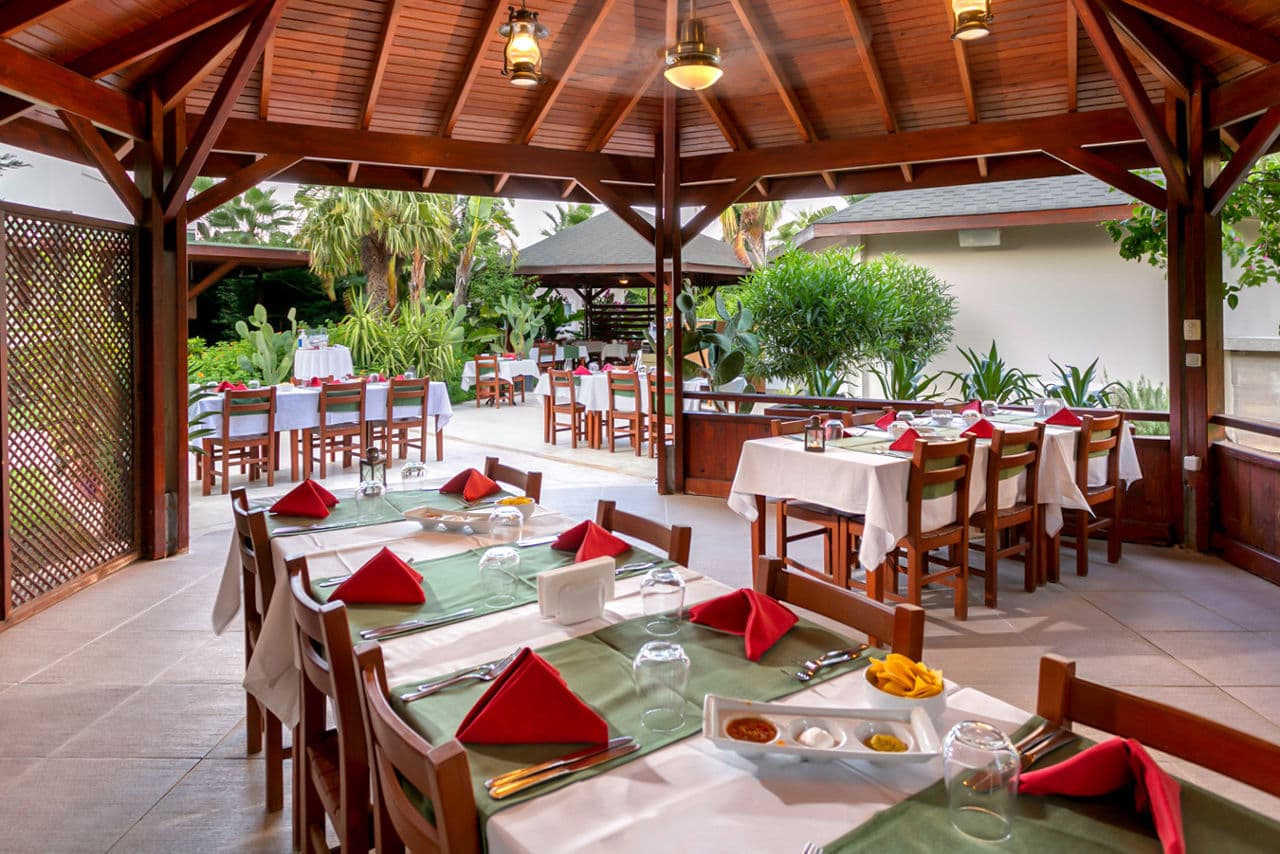 Tropical Family Escape - photo 3