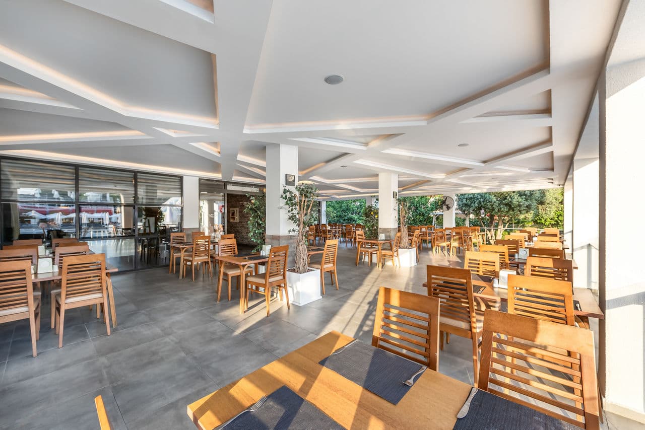 White City Beach Hotel - photo 3