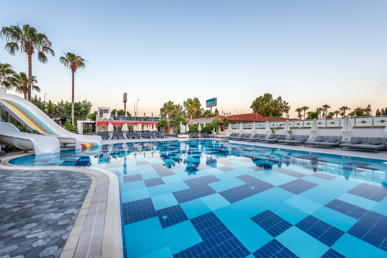 White City Beach Hotel - photo 3