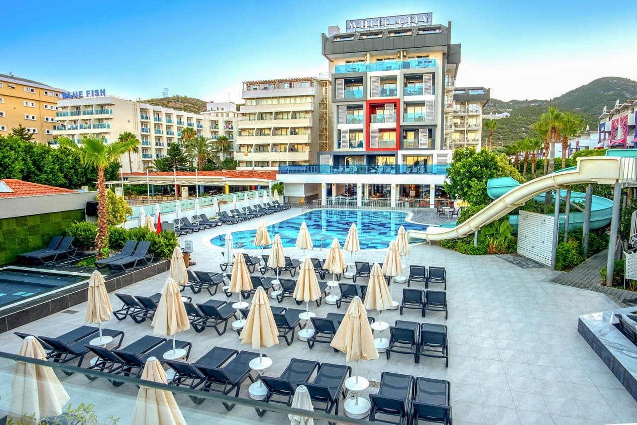 White City Beach Hotel