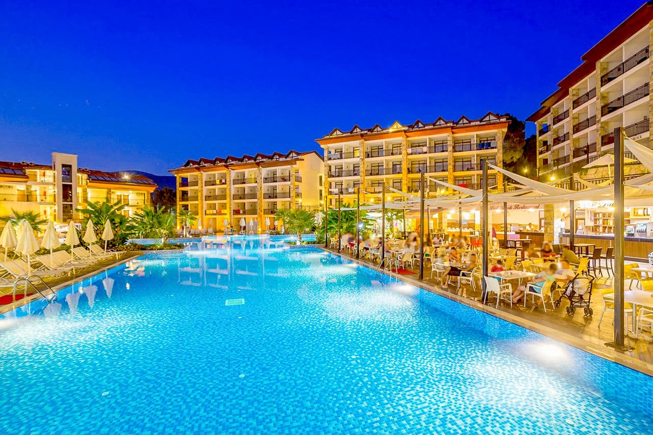 7 nights at Ramada - photo 2