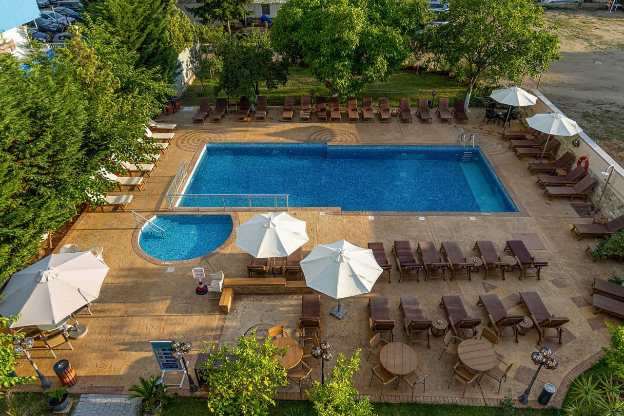 Sunny Beach Getaway - photo 3
