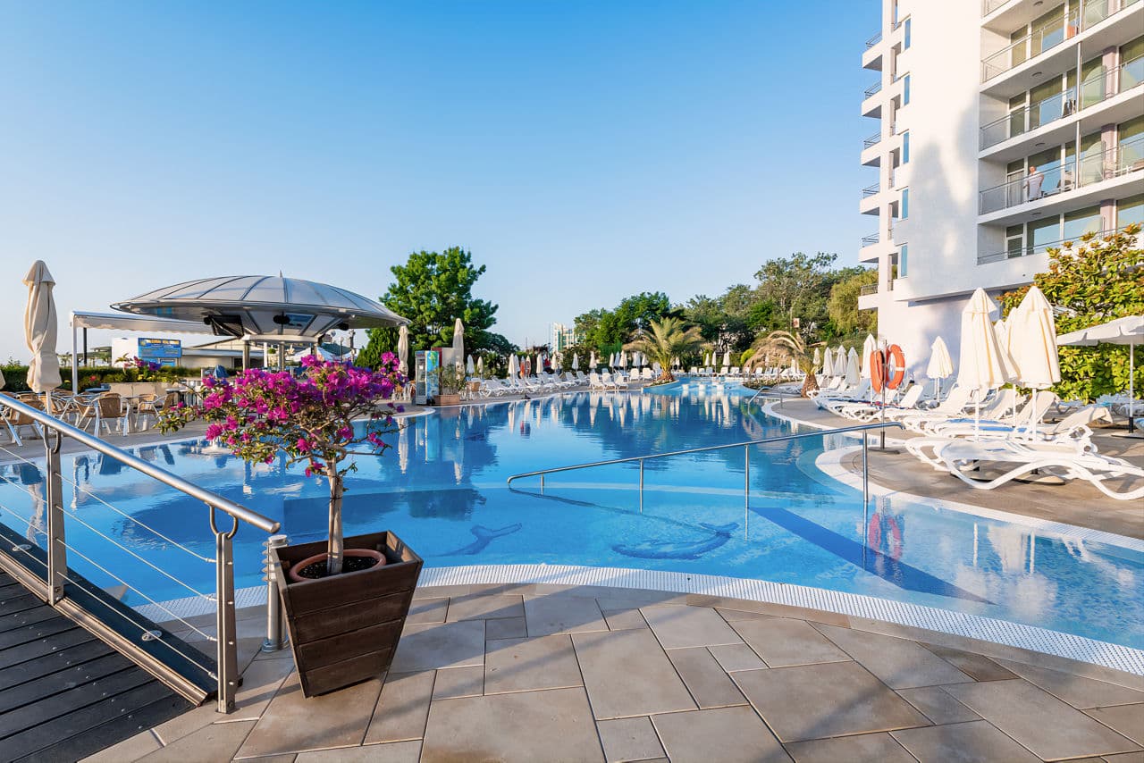 Sunny Beach Getaway - photo 3