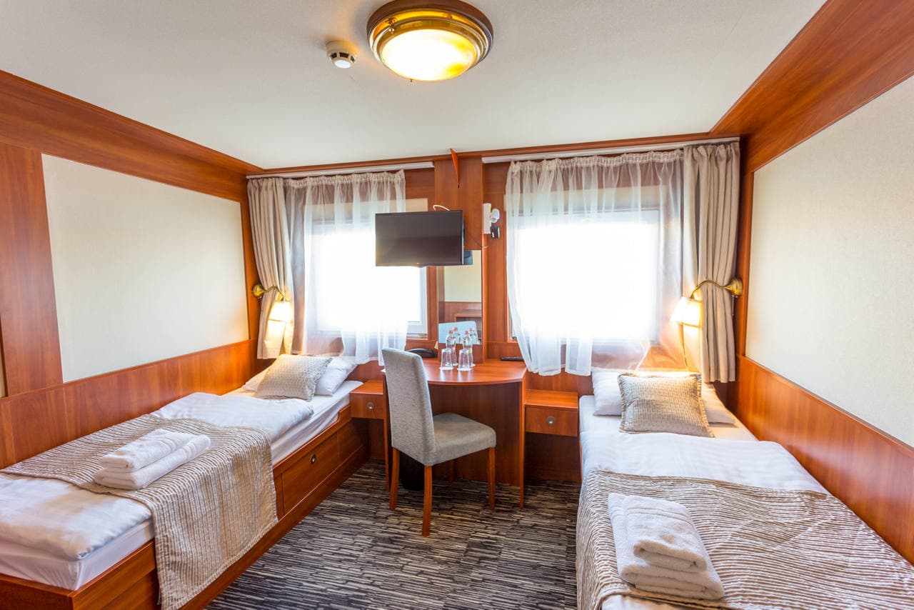 Grand Jules Boat Hotel - photo 3