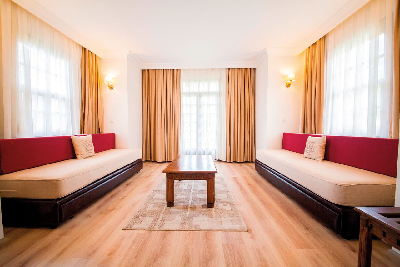 Greenland Hotel - photo 2