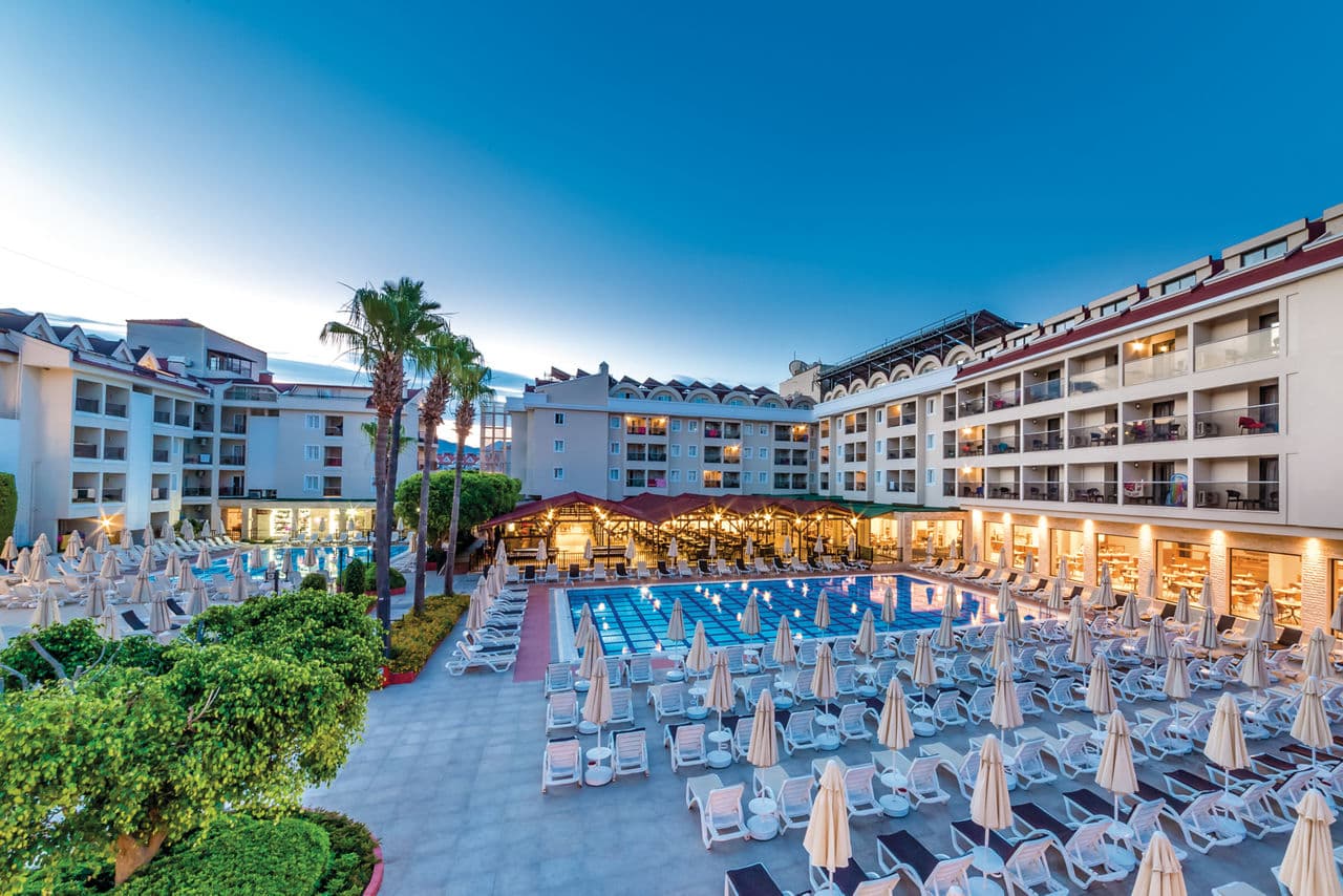 Julian Club Hotel