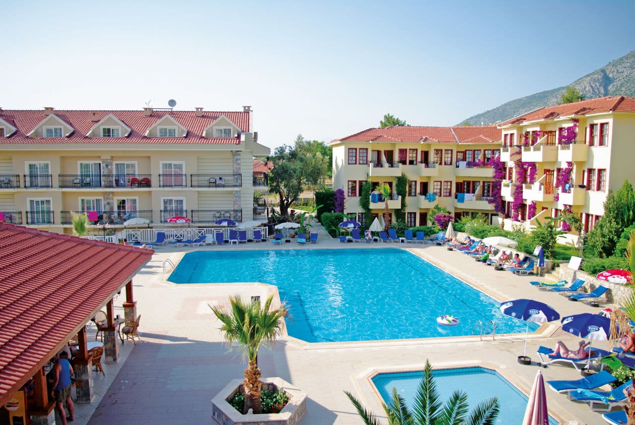 Celay Hotel & Flights
