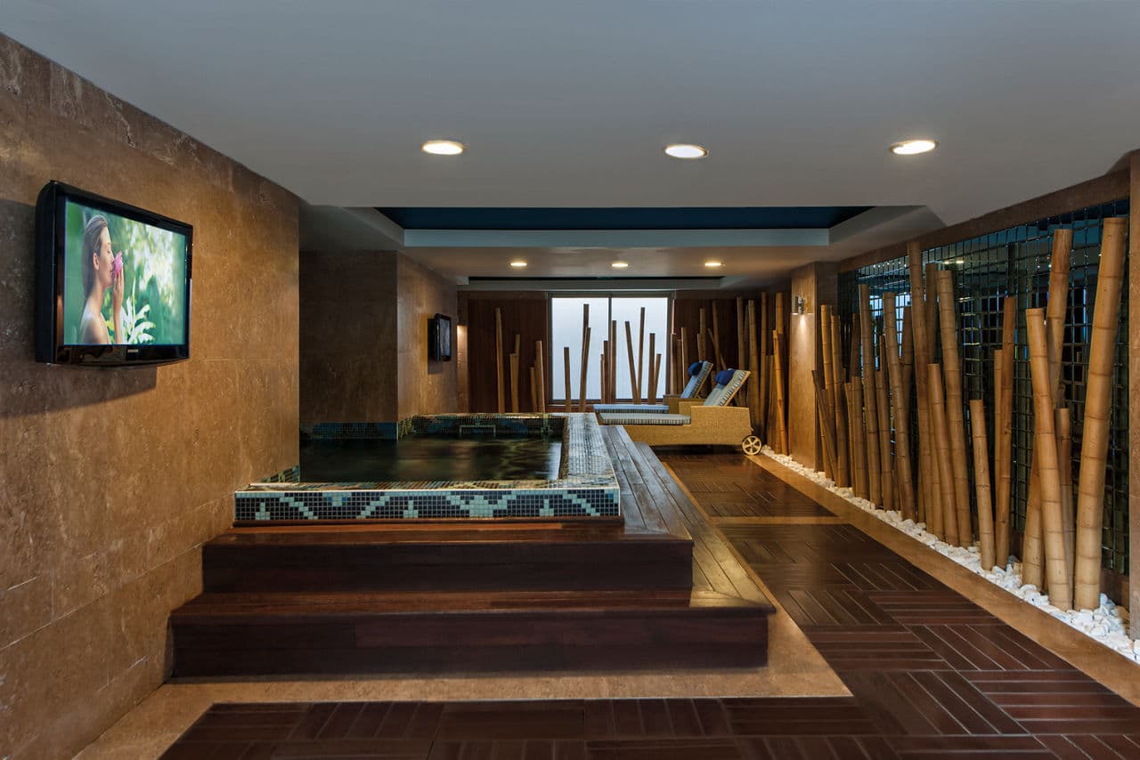 Luxury Resort Stay - photo 3