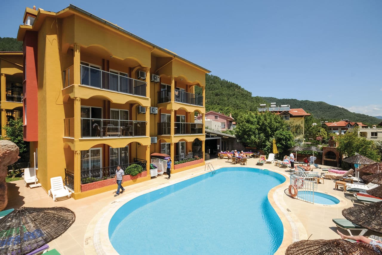 SCHOOL HOLIDAYS FAMILY BREAK UNDER £2000.00 - main photo