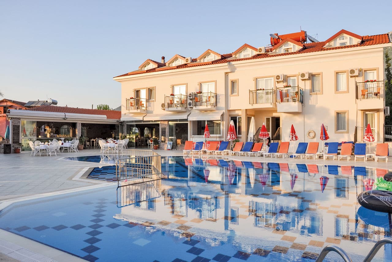 Lagoon Hotel