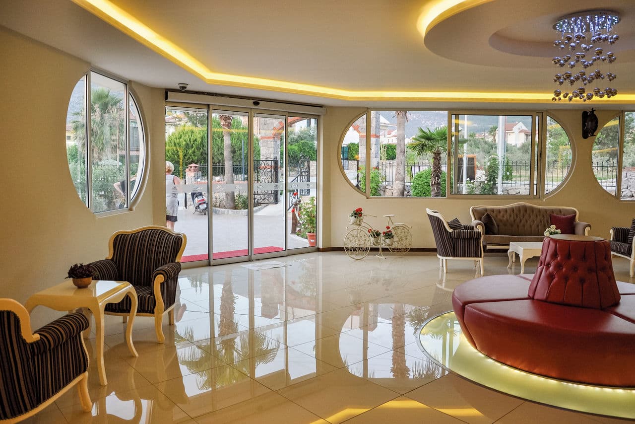 Lagoon Hotel - photo 2
