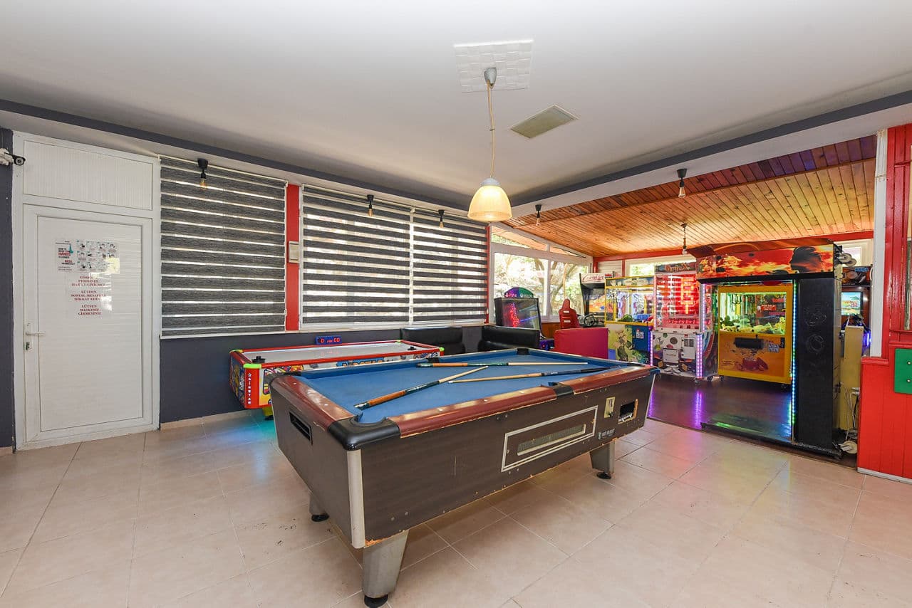 Palm Garden Apartments - photo 2
