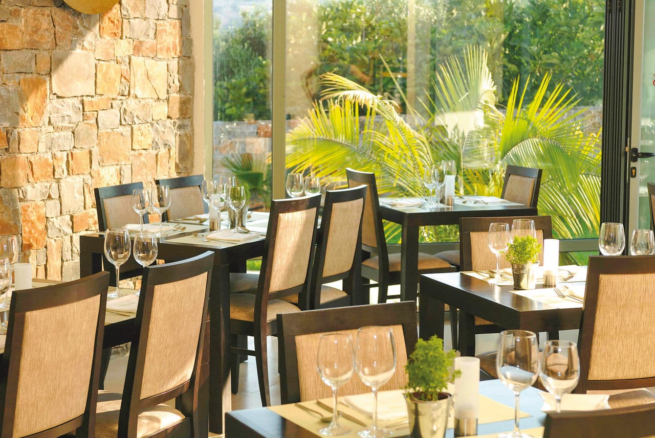 Angela Suites Boutique Hotel - photo 2