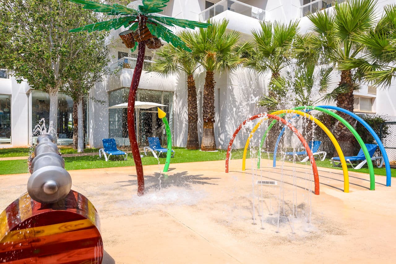 Tropic Garden Hotel - photo 2