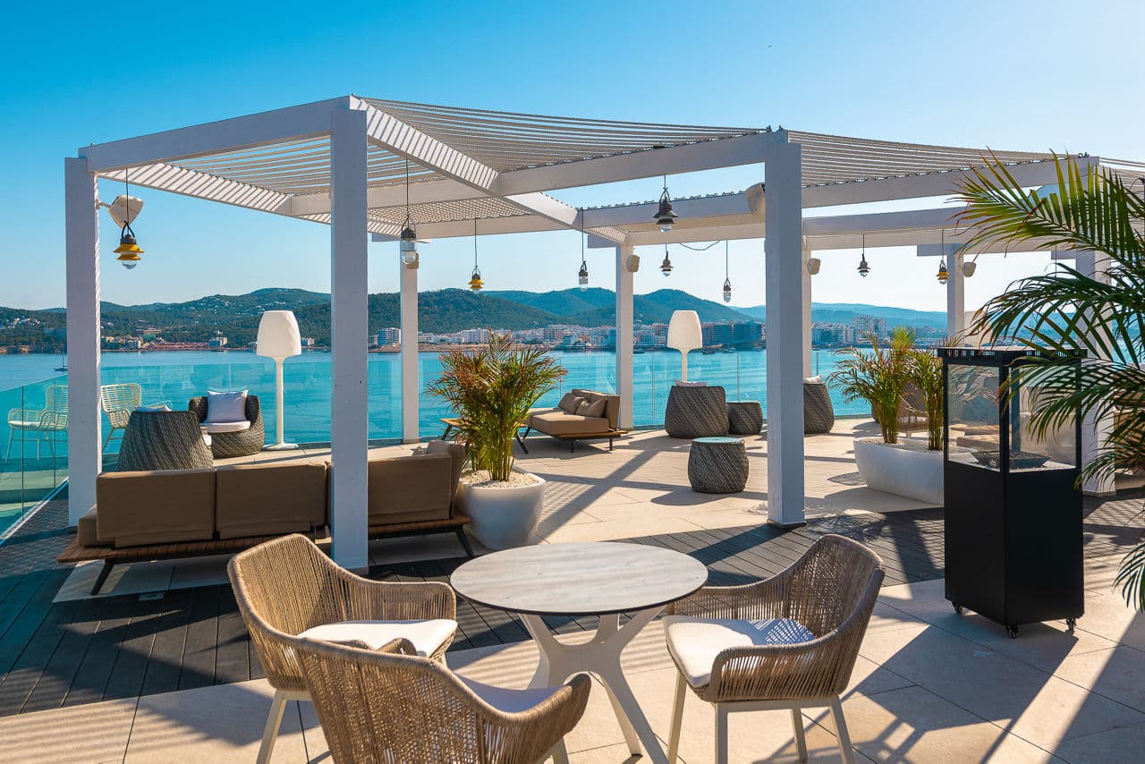 Amare Beach Hotel - photo 3