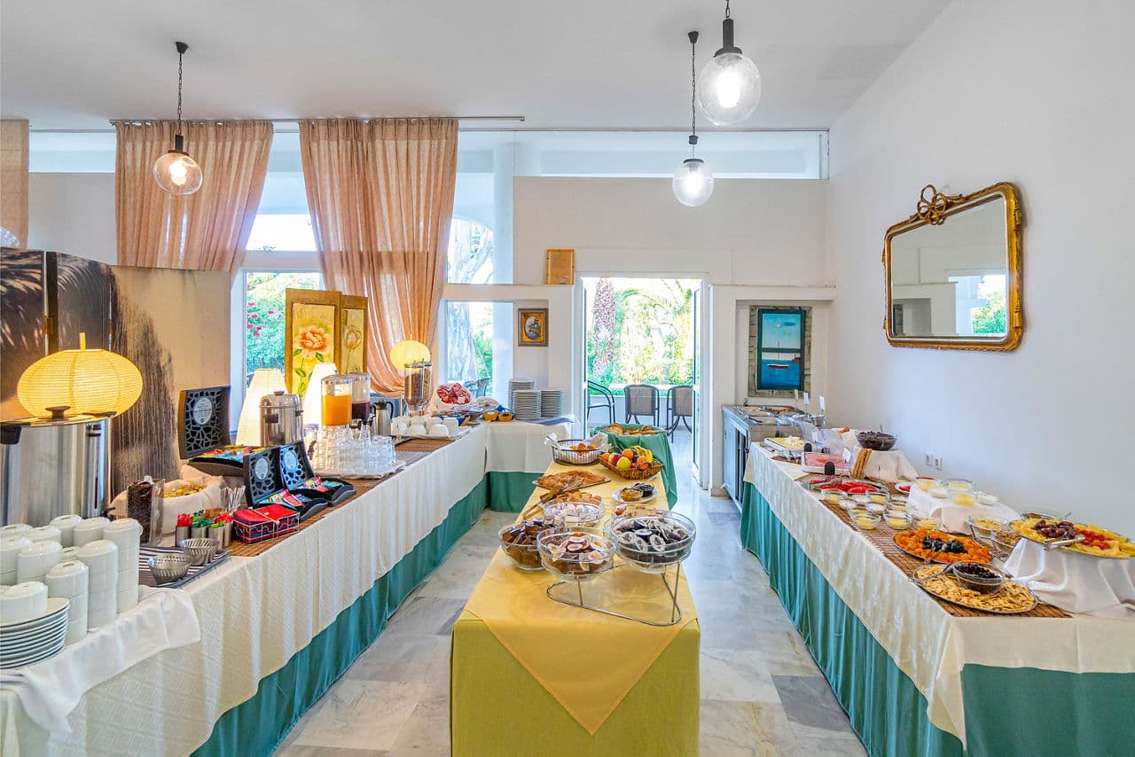 Arco Beach Hotel - photo 2