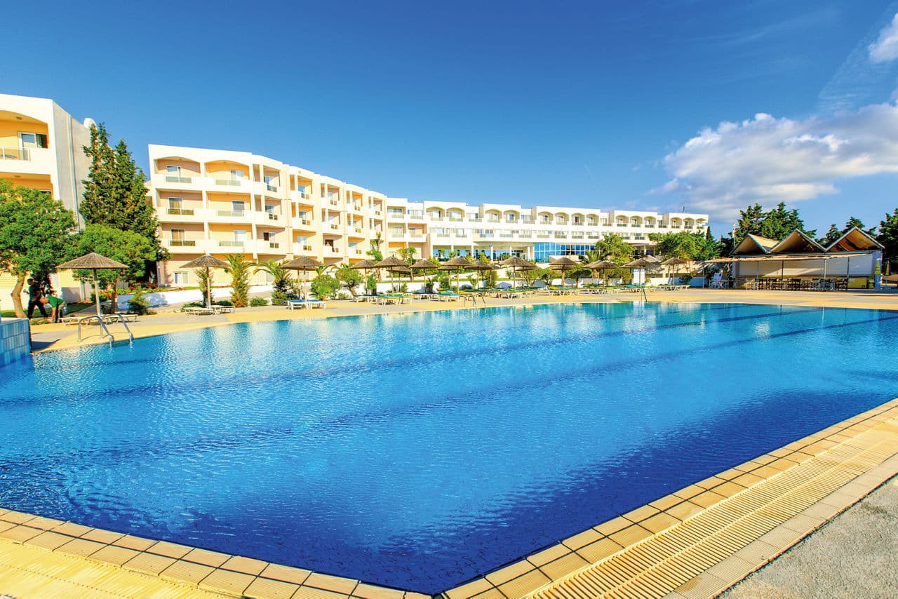 Sovereign Beach Hotel - main photo