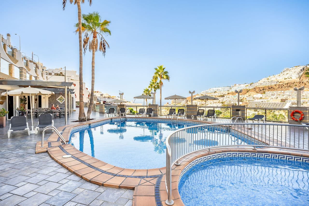 AMAZING LATE DEAL-FAMILY OF 4 HOLIDAY FOR ONLY £1527.00 - photo 3