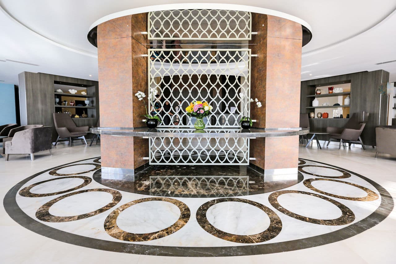 Waterfront Hotel - photo 2