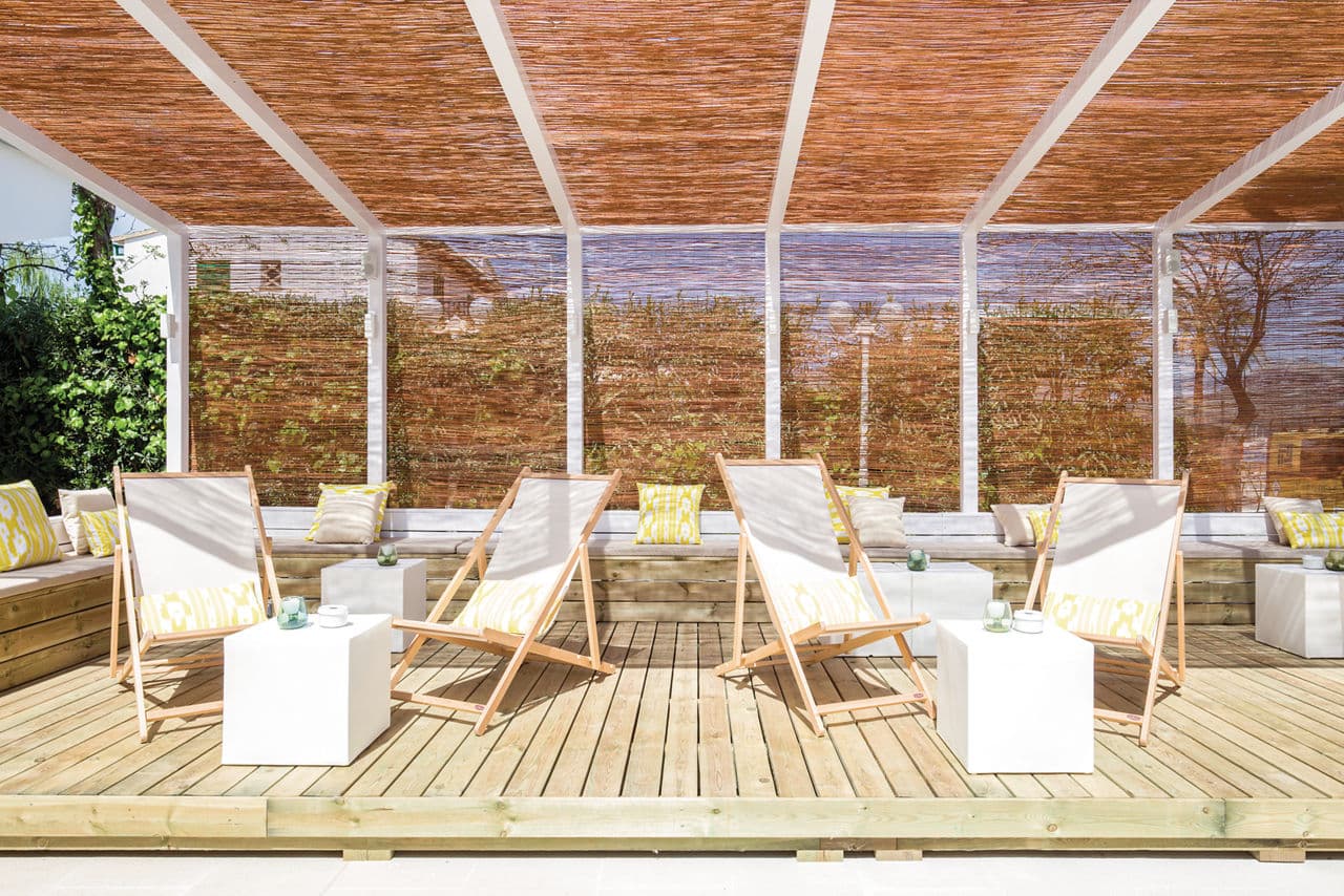 Romantic Hotel - photo 2