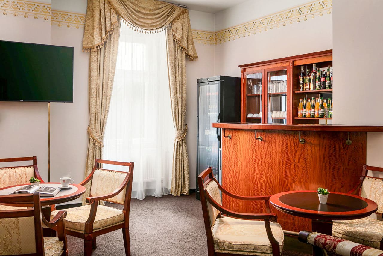 Alqush Hotel