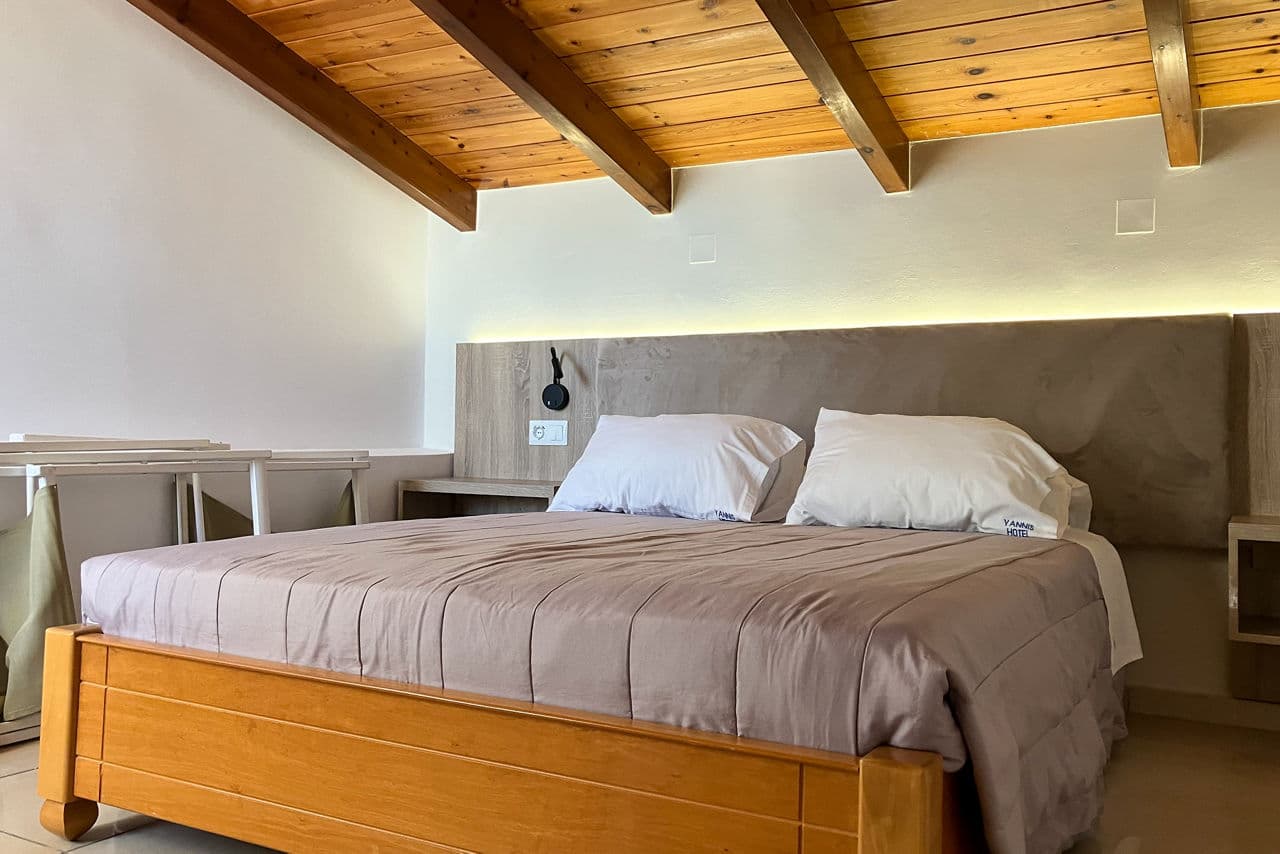 Yannis Hotel