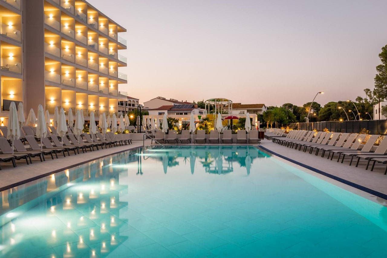 Stunning family getaway on the Costa Dorada - photo 3