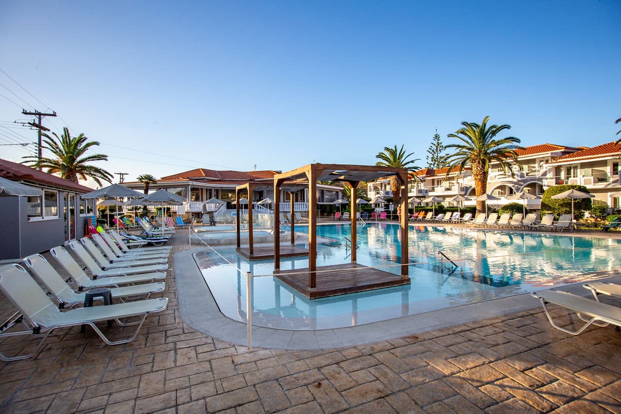 Golden Sun Hotel - photo 2